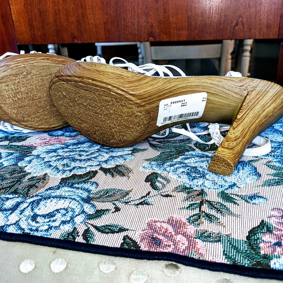 Classified white wooden heels t strap - Picture 5 of 7